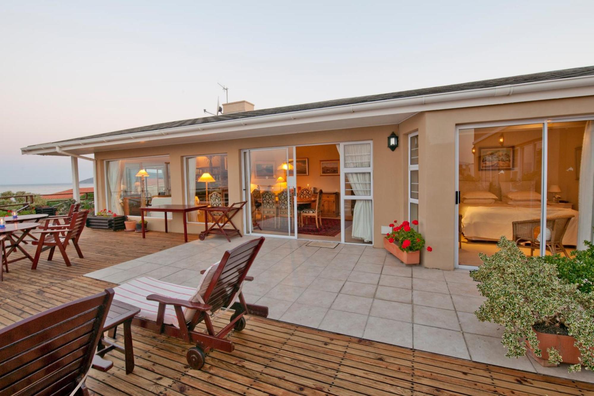 Dolphins' Playground Beachfront B&B Plettenberg Bay Ngoại thất bức ảnh