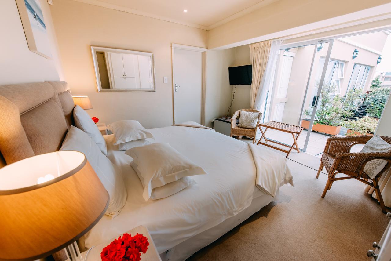 Dolphins' Playground Beachfront B&B Plettenberg Bay Ngoại thất bức ảnh